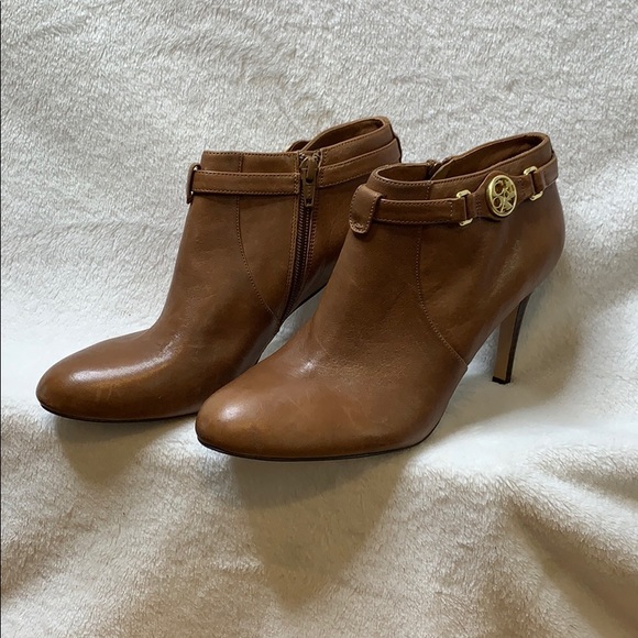 Coach - Picture 3 of 9